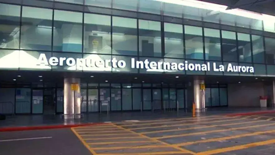Private transfer to La Aurora Airport